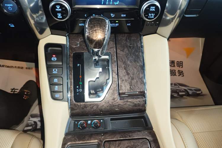Used Toyota Vellfire 2020 Dual-Engine 2.5L Black Gold Limited Edition Gear Lever