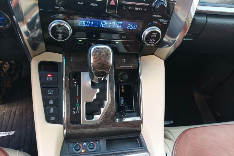 Used Toyota Vellfire 2020 Dual-Engine 2.5L HV Prestige Edition Gear Lever