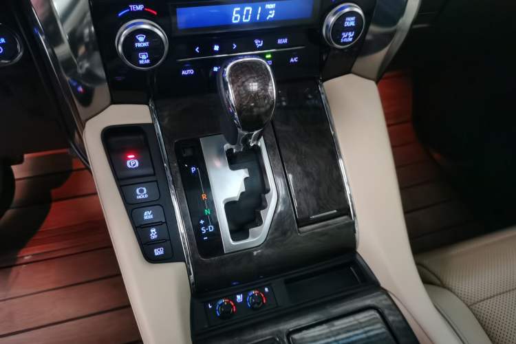 Used Toyota Vellfire 2020 Dual-Engine 2.5L HV Prestige Edition Gear Lever