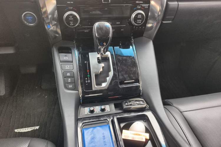 Used Toyota Vellfire 2020 Dual-Engine 2.5L HV Luxury Edition Gear Lever