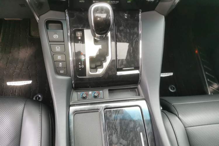 Used Toyota Vellfire 2020 Dual-Engine 2.5L HV Luxury Edition Gear Lever