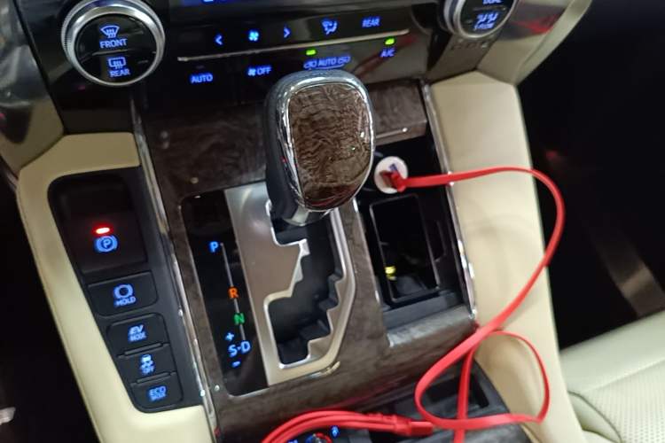 Used Toyota Vellfire 2020 Dual-Engine 2.5L HV Prestige Edition Gear Lever