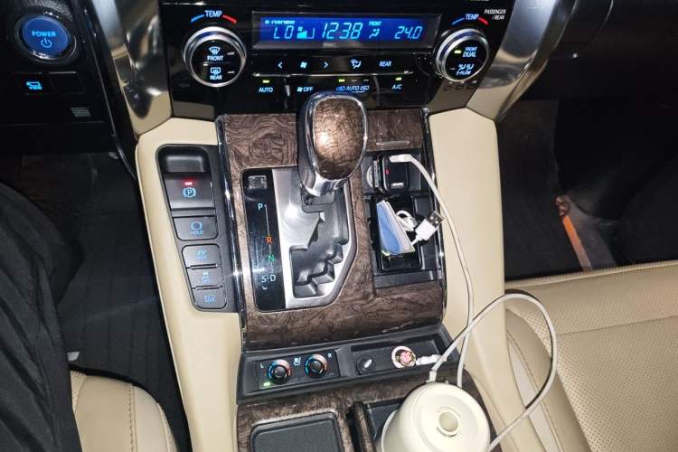 Used Toyota Vellfire 2020 Dual-Engine 2.5L HV Prestige Edition Gear Lever