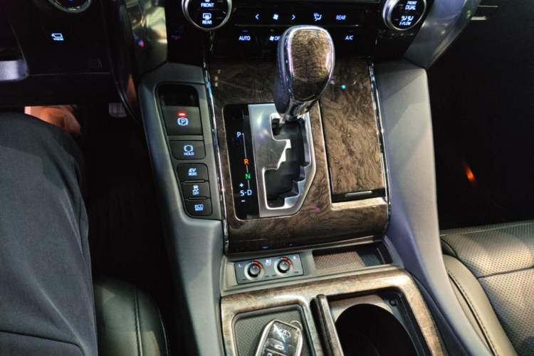 Used Toyota Vellfire 2020 Dual-Engine 2.5L HV Prestige Edition Gear Lever