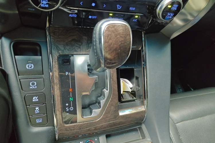Used Toyota Vellfire 2020 Dual-Engine 2.5L HV Prestige Edition Gear Lever