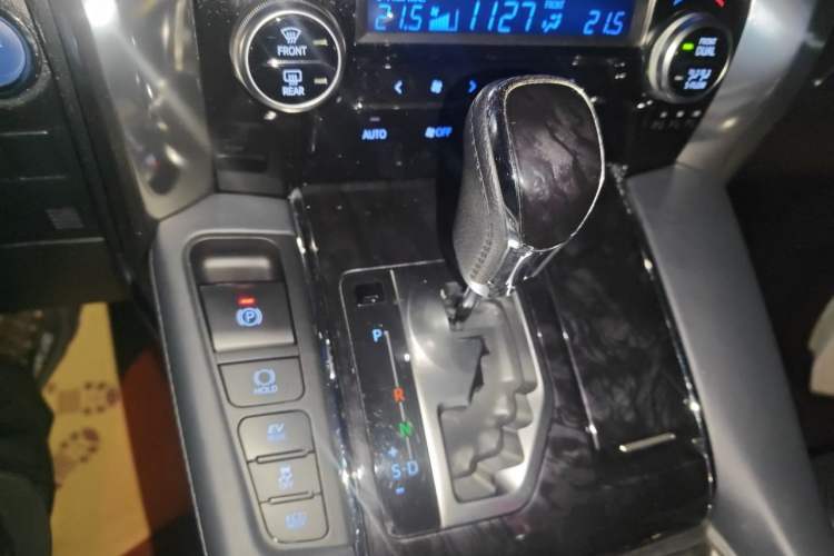 Used Toyota Vellfire 2020 Dual-Engine 2.5L HV Luxury Edition Gear Lever