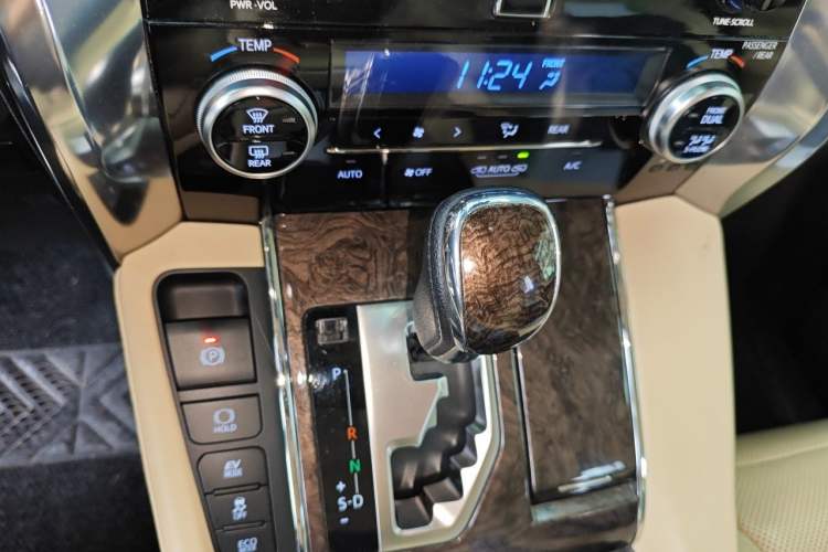 Used Toyota Vellfire 2020 Dual-Engine 2.5L HV Prestige Edition Gear Lever