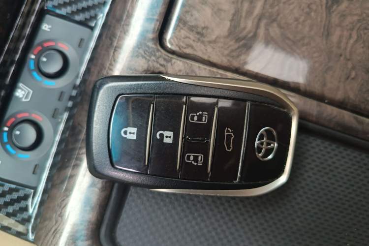 Used Toyota Vellfire 2020 Dual-Engine 2.5L HV Prestige Edition Interior 1