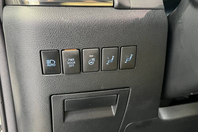 Used Toyota Vellfire 2020 Dual-Engine 2.5L HV Prestige Edition Interior 10
