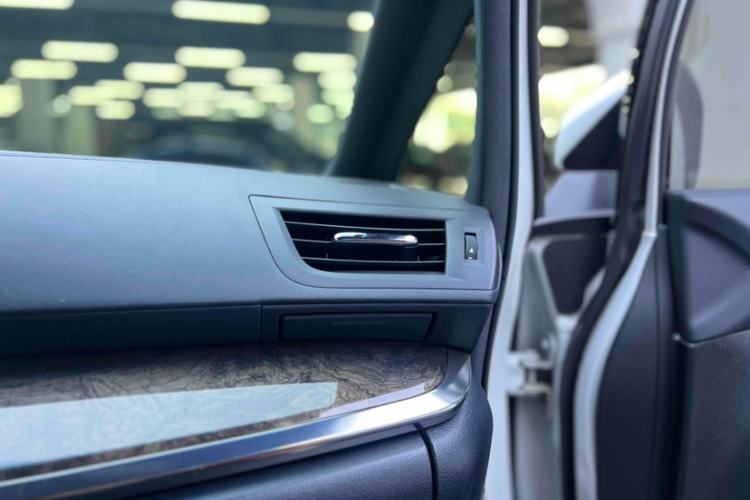 Used Toyota Vellfire 2020 Dual-Engine 2.5L HV Prestige Edition Interior 12