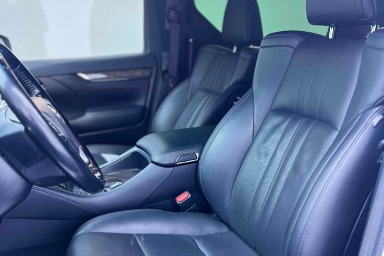 Used Toyota Vellfire 2020 Dual-Engine 2.5L HV Prestige Edition Interior 14