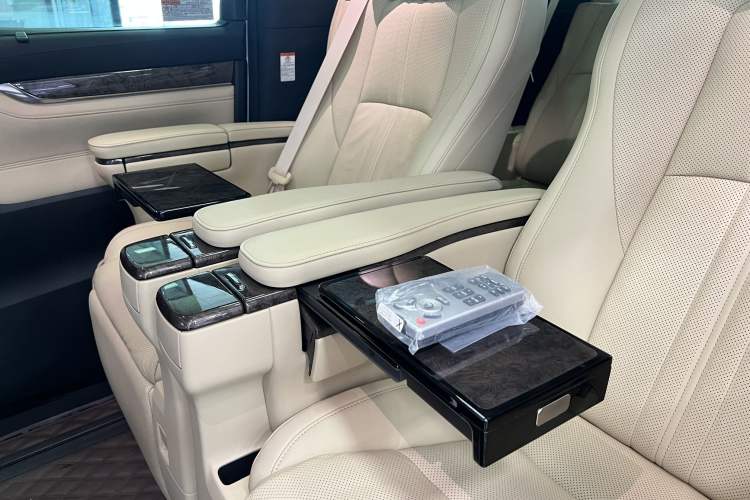 Used Toyota Vellfire 2020 Dual-Engine 2.5L HV Prestige Edition Interior 2