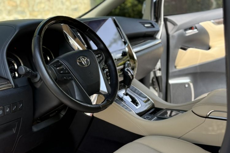 Used Toyota Vellfire 2020 Dual-Engine 2.5L HV Prestige Edition Interior 3