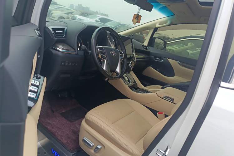 Used Toyota Vellfire 2020 Dual-Engine 2.5L HV Prestige Edition Interior 3