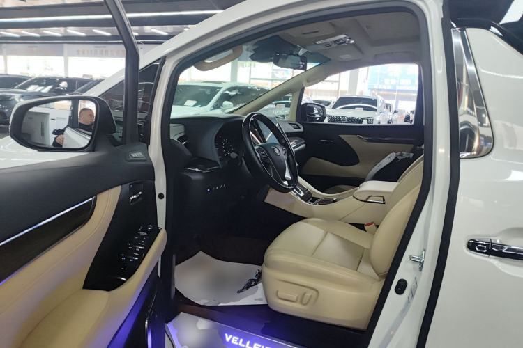 Used Toyota Vellfire 2020 Dual-Engine 2.5L Black Gold Limited Edition Interior 3