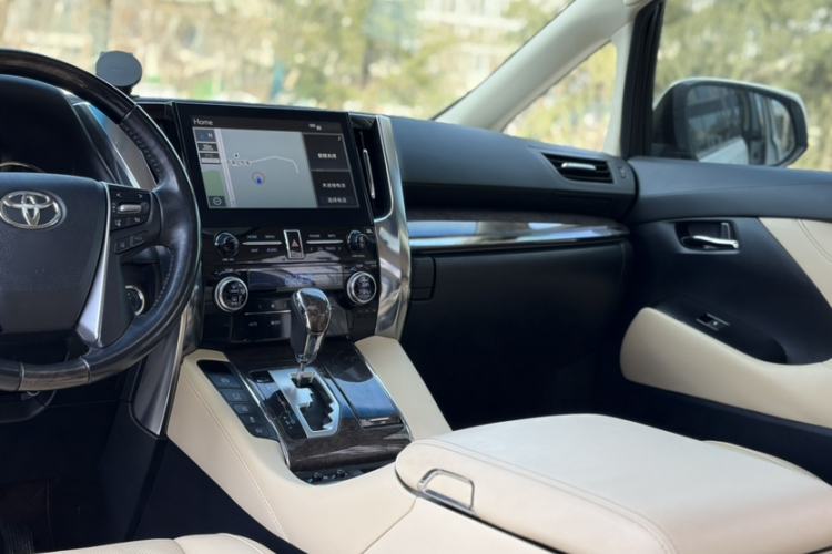 Used Toyota Vellfire 2020 Dual-Engine 2.5L HV Prestige Edition Interior 4