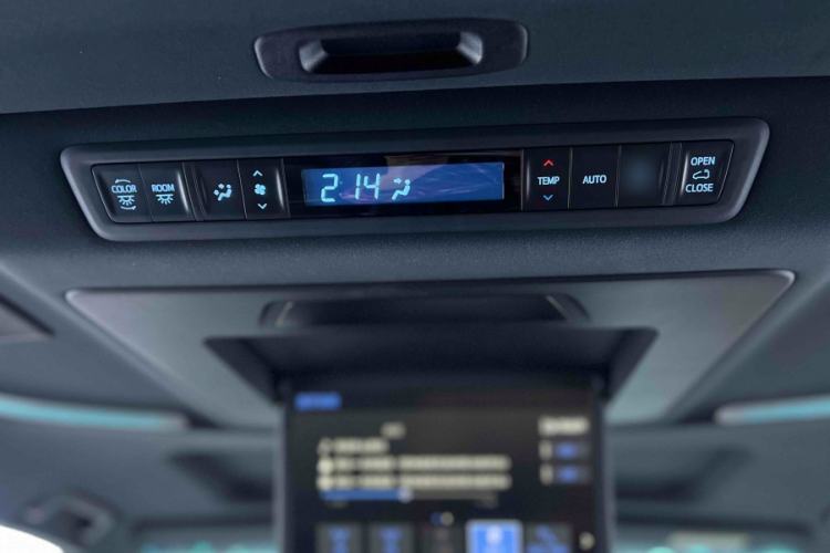 Used Toyota Vellfire 2020 Dual-Engine 2.5L HV Prestige Edition Interior 5
