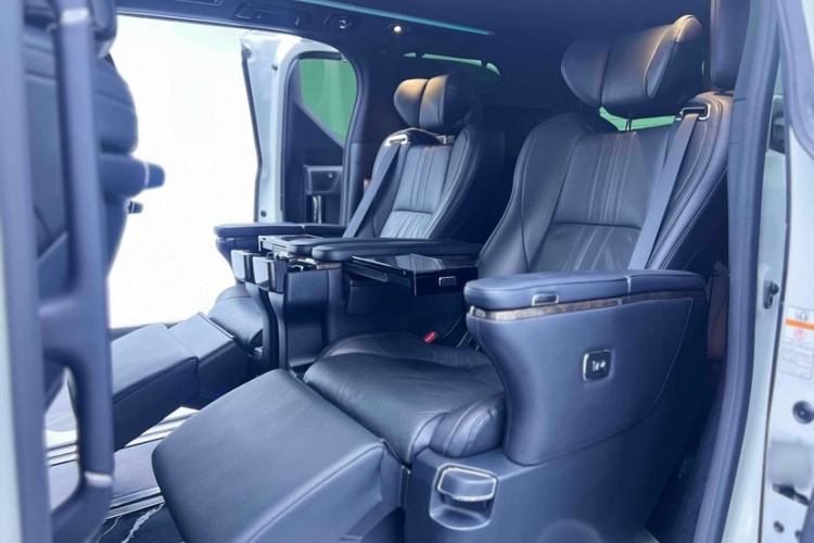 Used Toyota Vellfire 2020 Dual-Engine 2.5L HV Prestige Edition Interior 8