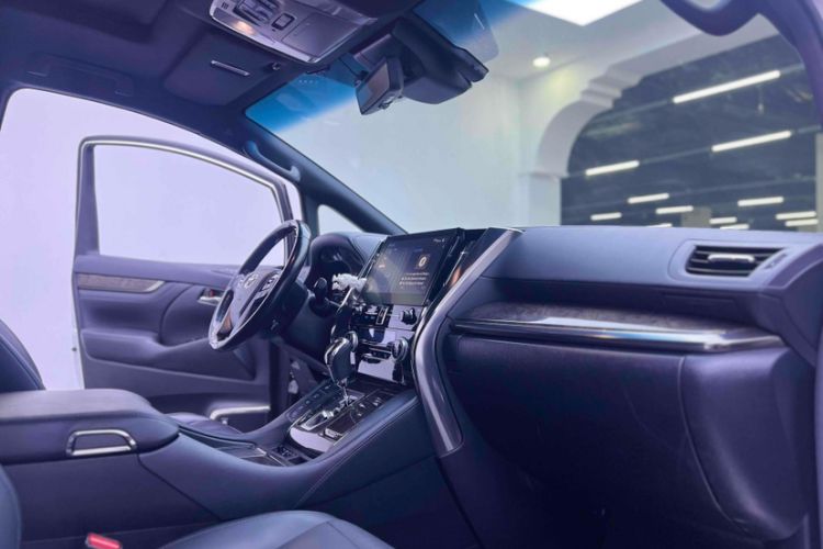Used Toyota Vellfire 2020 Dual-Engine 2.5L HV Prestige Edition Interior 9