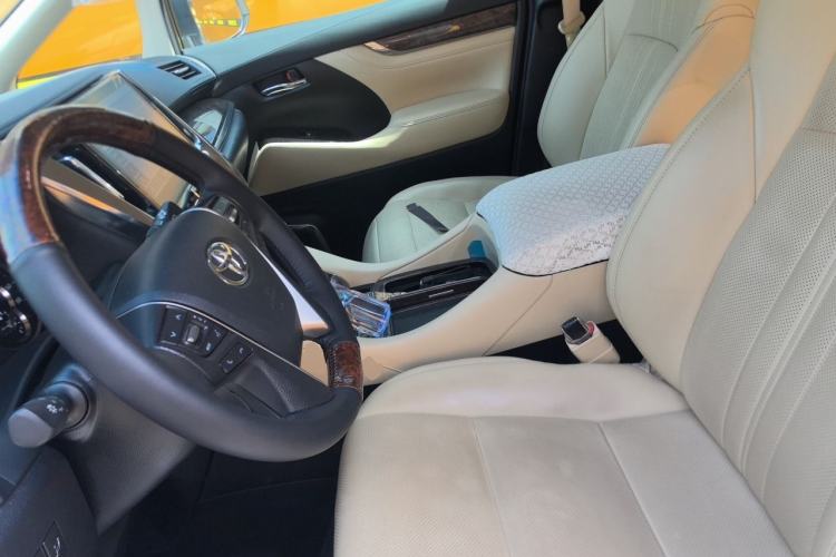 Used Toyota Vellfire 2020 Dual-Engine 2.5L Black Gold Limited Edition Left Front Seat
