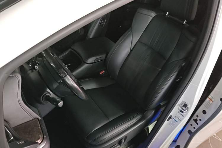 Used Toyota Vellfire 2020 Dual-Engine 2.5L HV Prestige Edition Left Front Seat