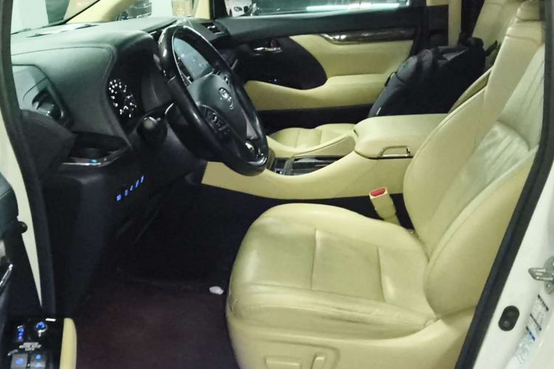 Used Toyota Vellfire 2020 Dual-Engine 2.5L HV Prestige Edition Left Front Seat