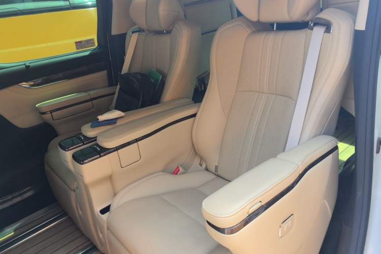 Used Toyota Vellfire 2020 Dual-Engine 2.5L Black Gold Limited Edition Left Rear Seat