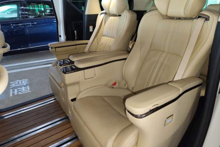 Used Toyota Vellfire 2020 Dual-Engine 2.5L HV Prestige Edition Left Rear Seat
