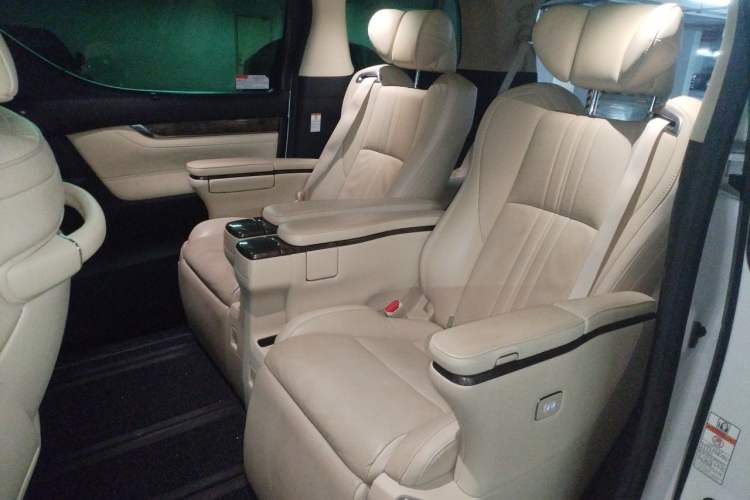 Used Toyota Vellfire 2020 Dual-Engine 2.5L HV Prestige Edition Left Rear Seat
