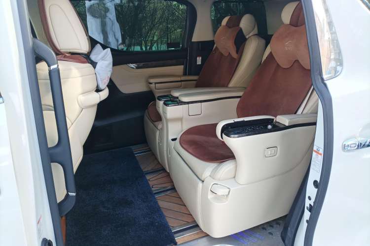 Used Toyota Vellfire 2020 Dual-Engine 2.5L HV Prestige Edition Left Rear Seat