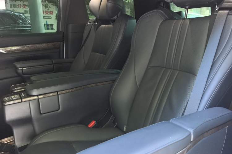 Used Toyota Vellfire 2020 Dual-Engine 2.5L HV Prestige Edition Left Rear Seat