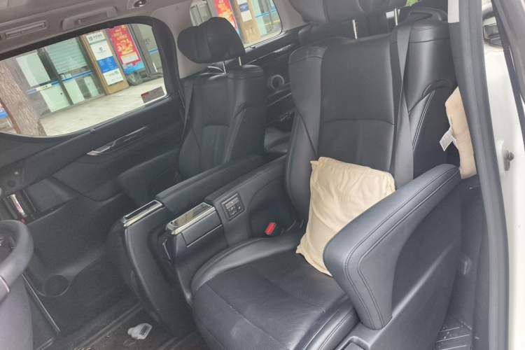 Used Toyota Vellfire 2020 Dual-Engine 2.5L HV Luxury Edition Left Rear Seat