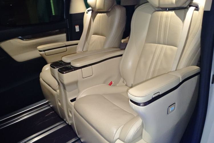 Used Toyota Vellfire 2020 Dual-Engine 2.5L HV Prestige Edition Left Rear Seat
