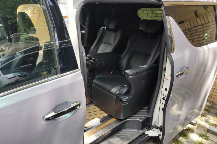 Used Toyota Vellfire 2020 Dual-Engine 2.5L HV Prestige Edition Left Rear Seat