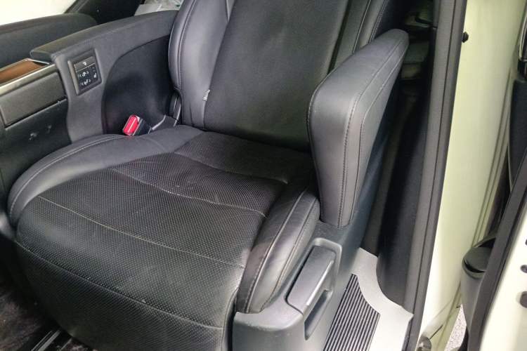 Used Toyota Vellfire 2020 Dual-Engine 2.5L HV Luxury Edition Left Rear Seat