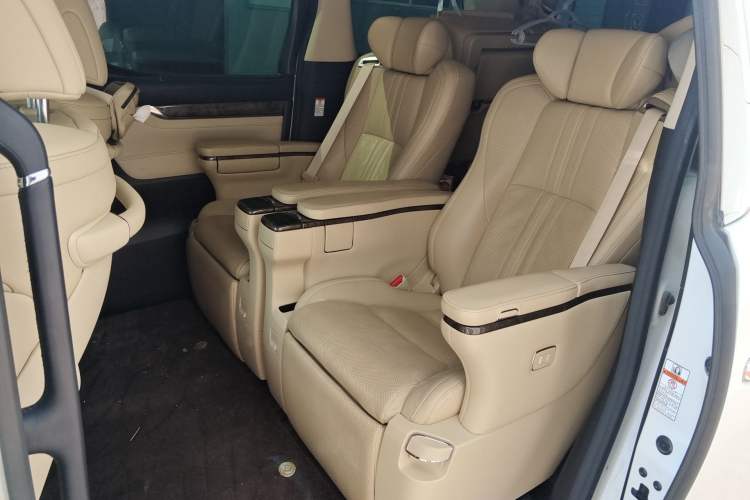 Used Toyota Vellfire 2020 Dual-Engine 2.5L HV Prestige Edition Left Rear Seat