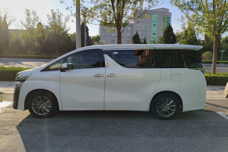 Used Toyota Vellfire 2020 Dual-Engine 2.5L HV Prestige Edition Left Side