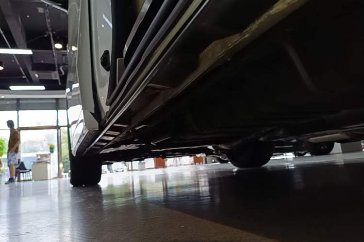 Used Toyota Vellfire 2020 Dual-Engine 2.5L HV Prestige Edition Left Side Sill