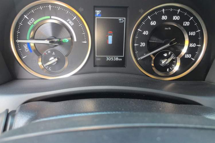 Used Toyota Vellfire 2020 Dual-Engine 2.5L Black Gold Limited Edition Odometer Close Up
