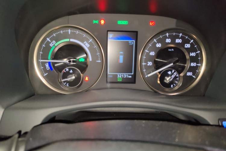 Used Toyota Vellfire 2020 Dual-Engine 2.5L HV Luxury Edition Odometer Close Up