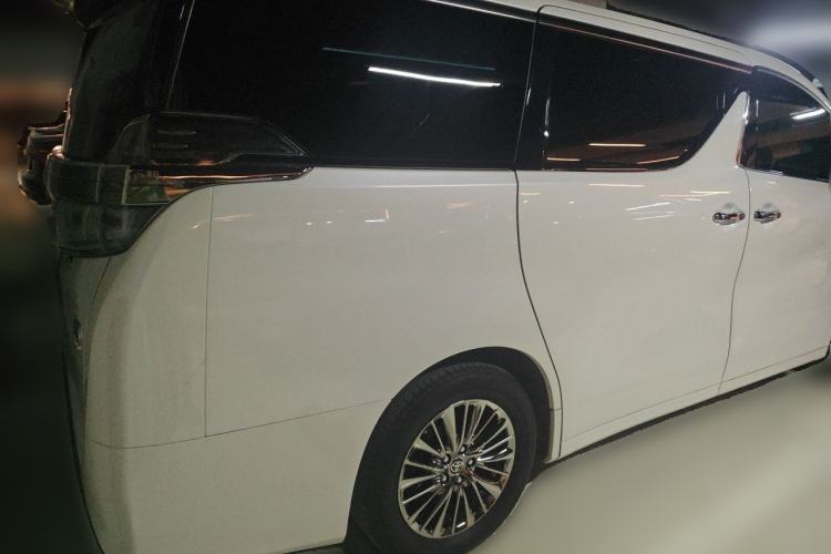 Used Toyota Vellfire 2020 Dual-Engine 2.5L HV Luxury Edition Rear Right 45 Deg