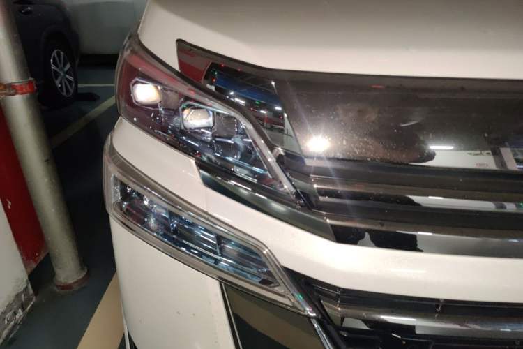Used Toyota Vellfire 2020 Dual-Engine 2.5L HV Luxury Edition Right Front Headlight