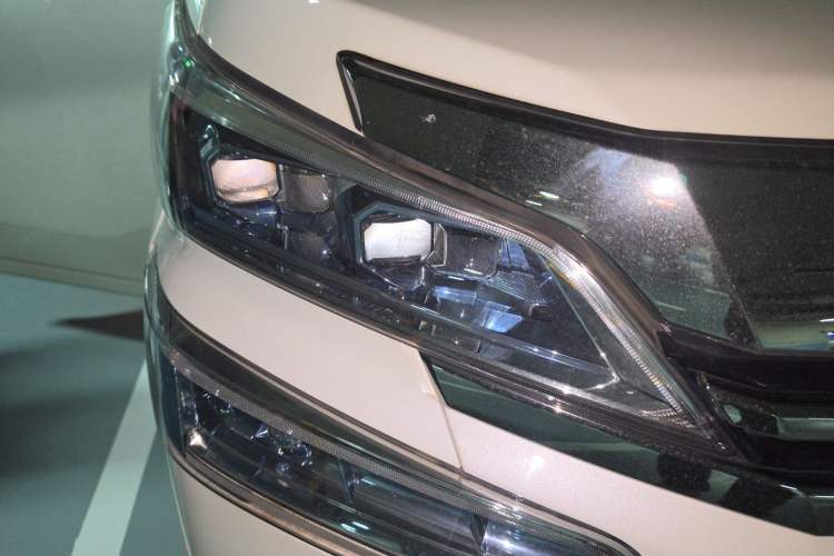Used Toyota Vellfire 2020 Dual-Engine 2.5L HV Luxury Edition Right Front Headlight