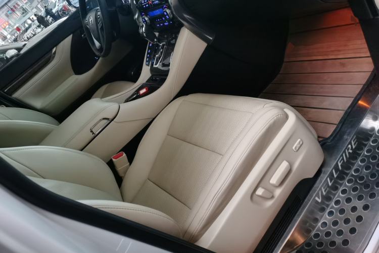 Used Toyota Vellfire 2020 Dual-Engine 2.5L HV Prestige Edition Right Front Seat