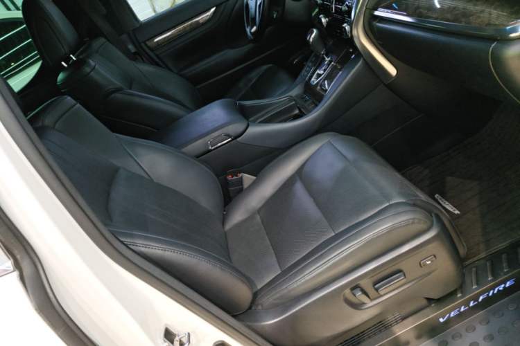 Used Toyota Vellfire 2020 Dual-Engine 2.5L HV Prestige Edition Right Front Seat