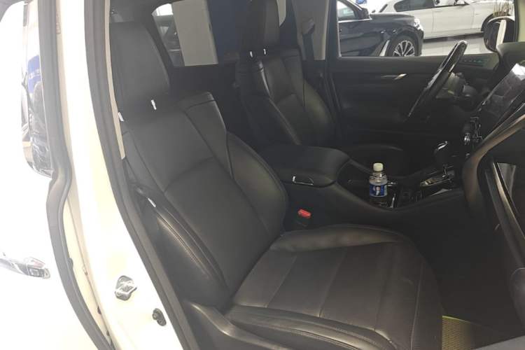 Used Toyota Vellfire 2020 Dual-Engine 2.5L HV Luxury Edition Right Front Seat