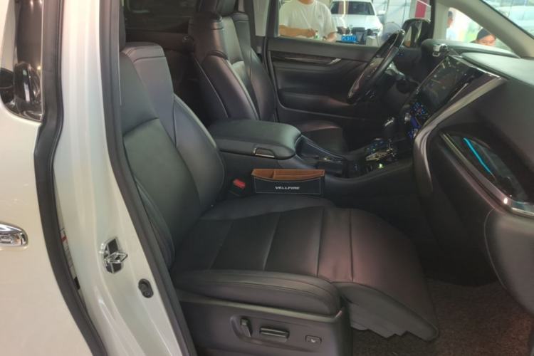 Used Toyota Vellfire 2020 Dual-Engine 2.5L HV Luxury Edition Right Front Seat