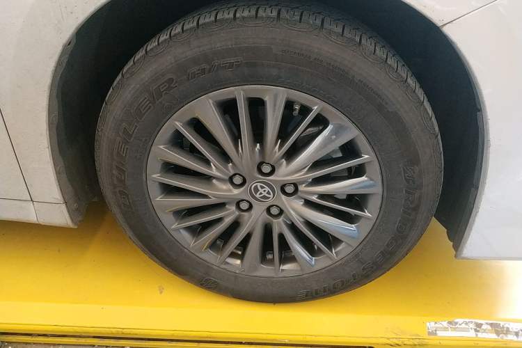 Used Toyota Vellfire 2020 Dual-Engine 2.5L HV Prestige Edition Right Front Wheel Hub