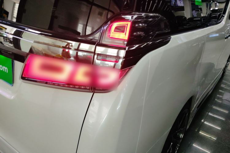 Used Toyota Vellfire 2020 Dual-Engine 2.5L HV Prestige Edition Right Rear Taillight