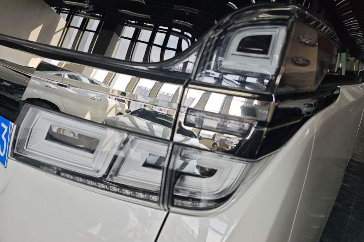 Used Toyota Vellfire 2020 Dual-Engine 2.5L HV Luxury Edition Right Rear Taillight